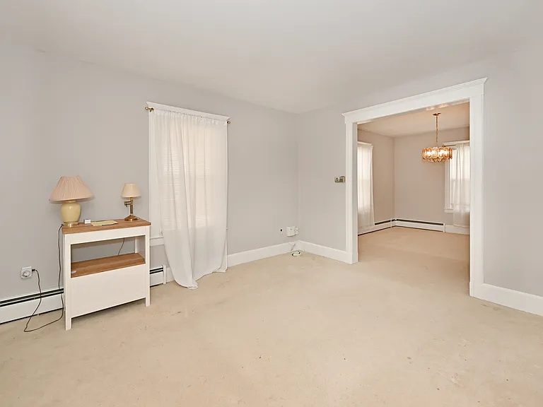 264 Morse Ave — Photo 5