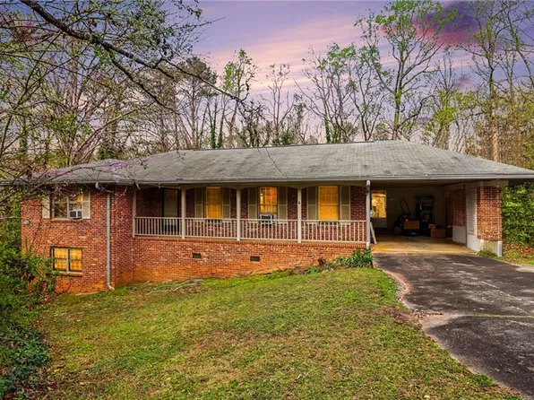 2815 Indian Trail Dr, Tucker, GA 30084