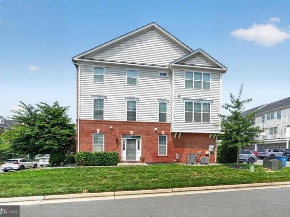 43002 Rosemount Woods Ter, Ashburn, VA 20148