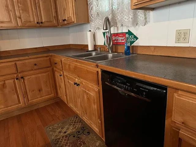 KITCHEN DISHWASHER