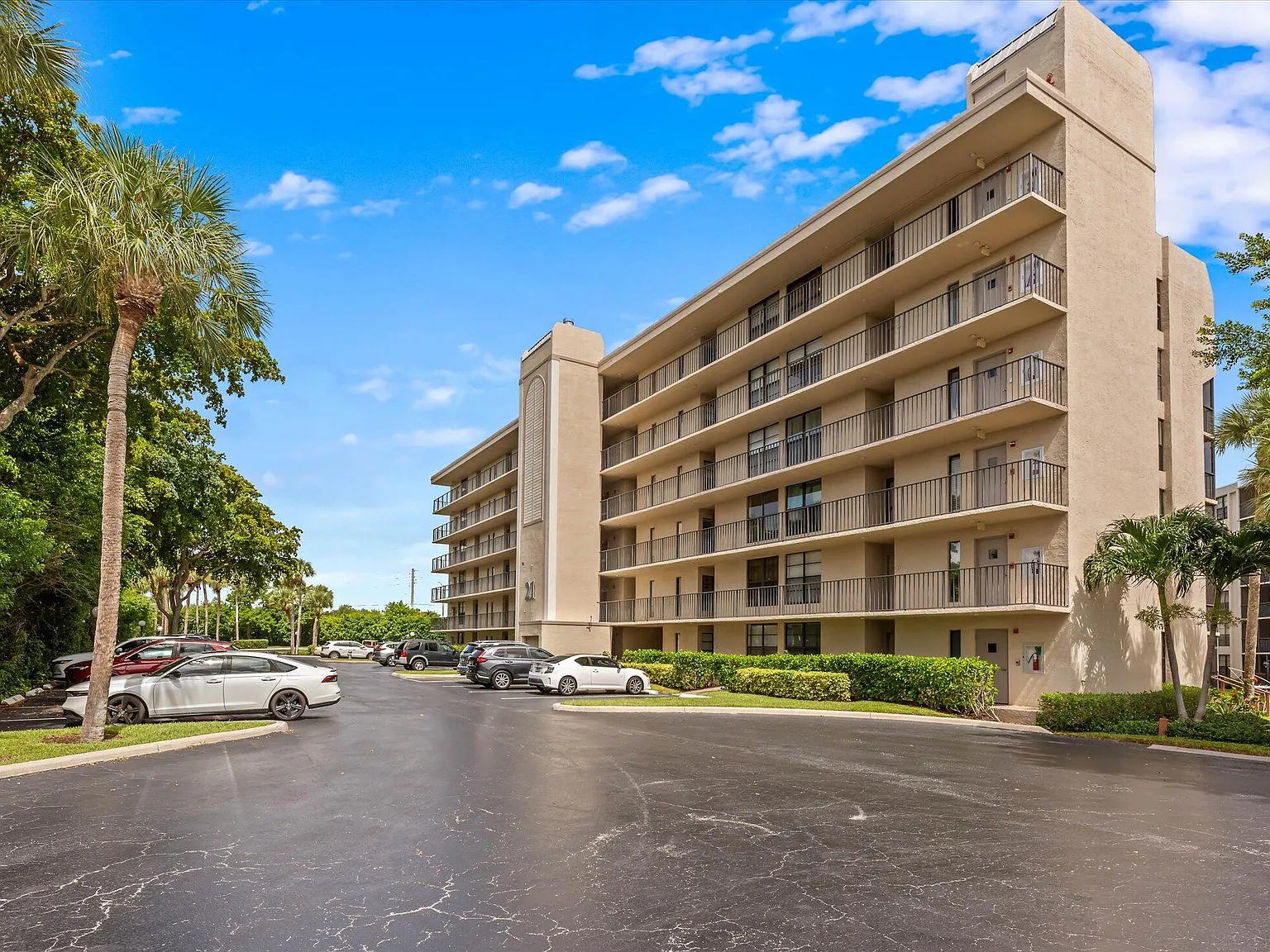 Boca Bayou — Photo 1