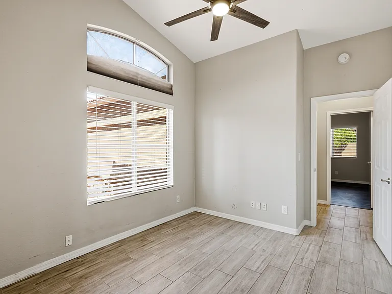 1274 E Lake Dr — Photo 40