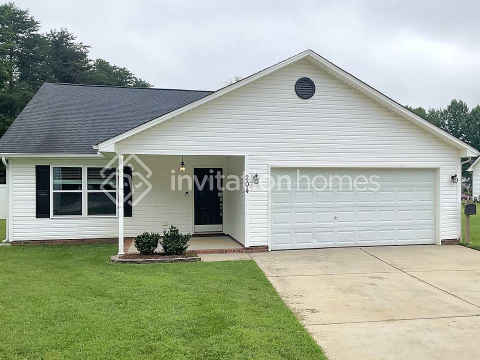 1st image of 204 Corinthian Dr