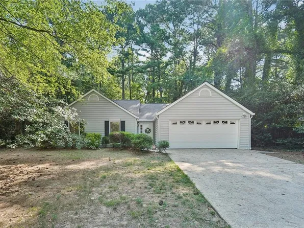 1090 Creekwood Cv, Lawrenceville, GA 30046