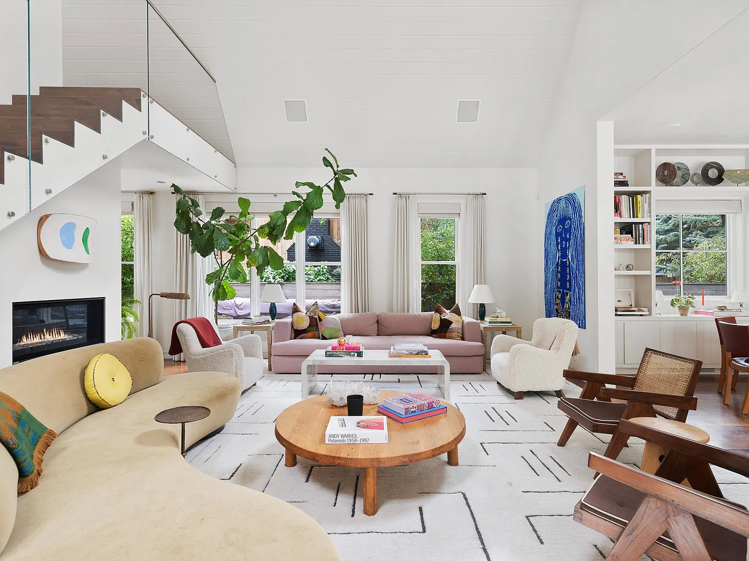 5 bed, 4.5 bath, 4421 sqft, $150,000 — Photo 3