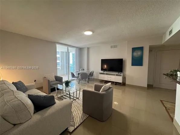 170 SE 14th St APT 1108, Miami, FL 33131