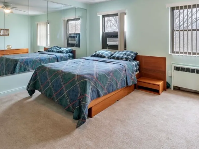 420 Park Pl #5C — Photo 9