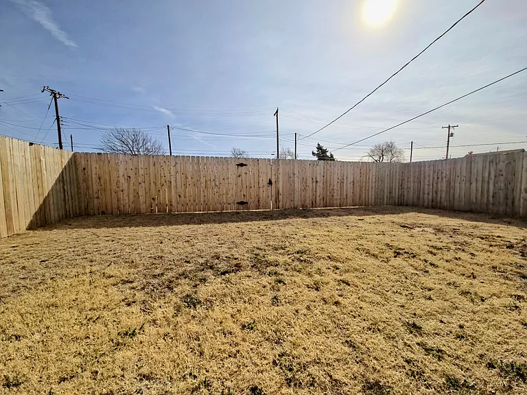 303 Guava Ave — Photo 12