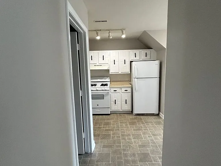 Candlelite Apartments — Photo 91