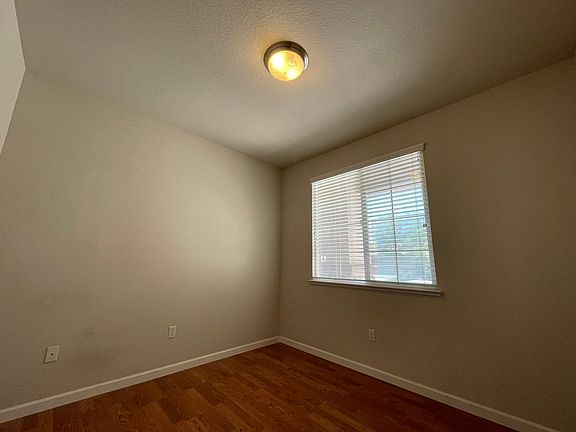 5th image of 444 Lone Spur Dr
