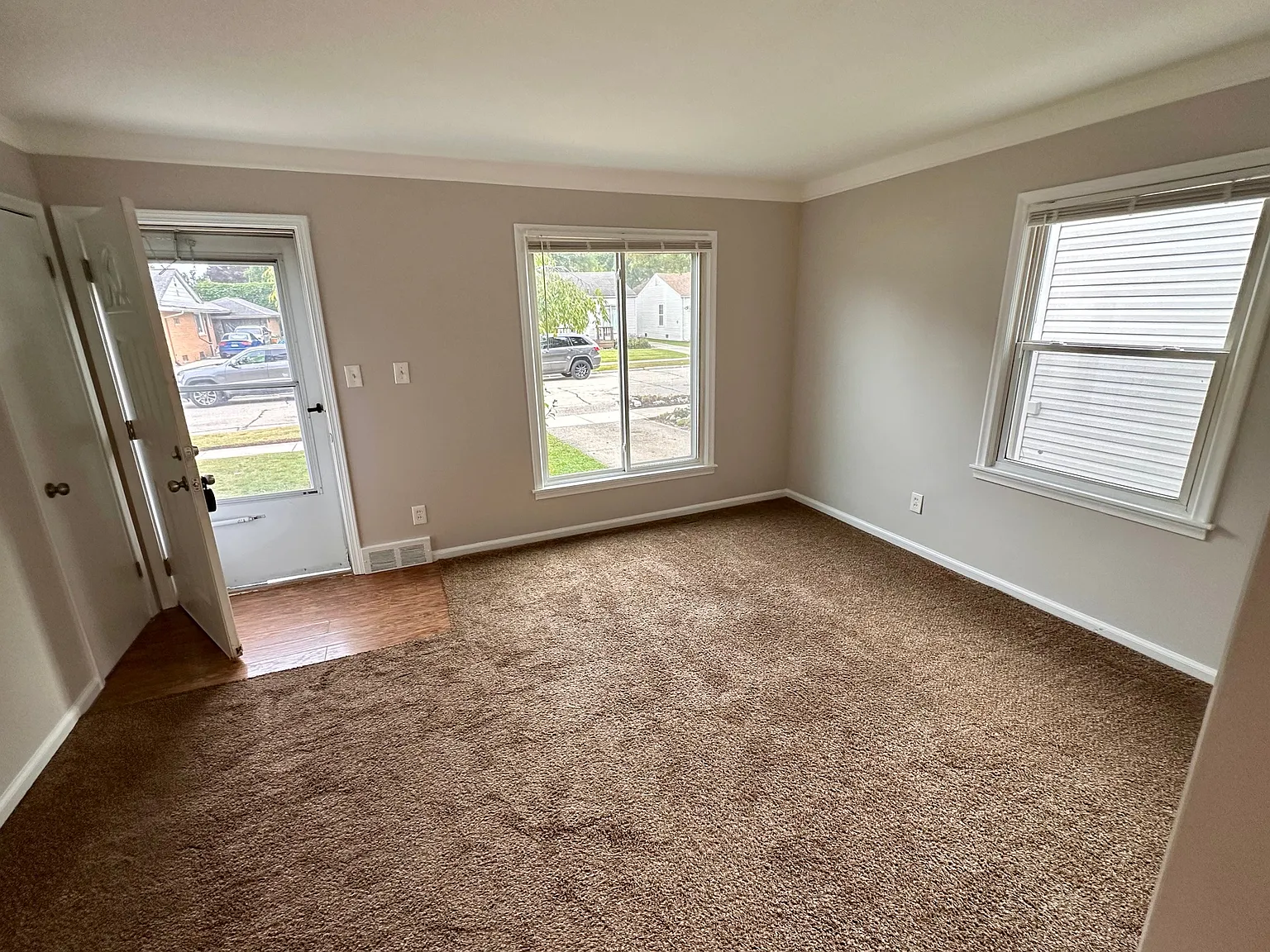 2 bed, 831 sqft, $1,400 — Photo 2