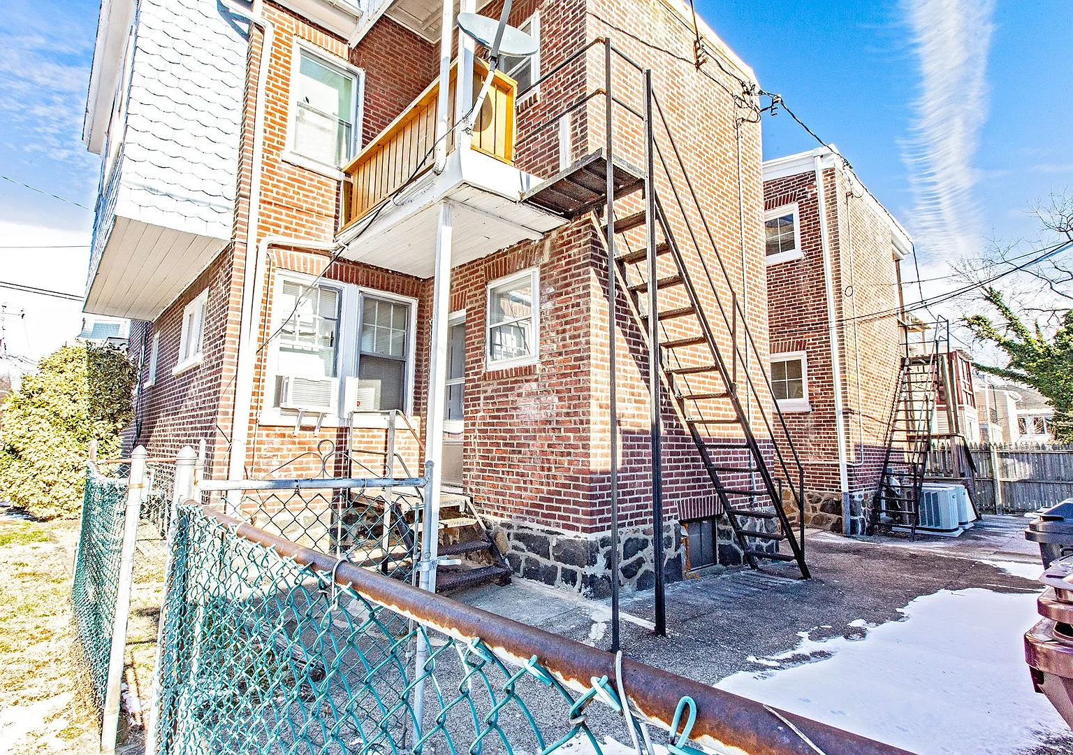 1 bedroom, 1 bath - first floor living on a corner property — Photo 3