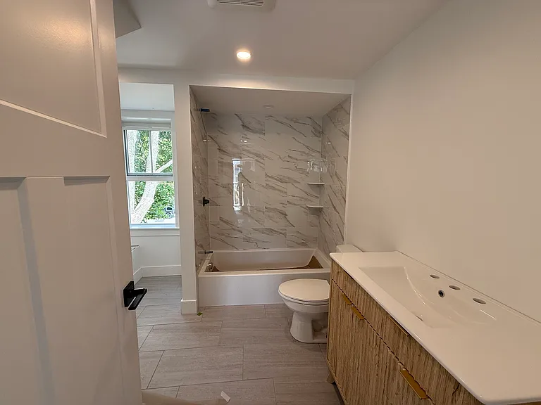 7R Washington St #2 — Photo 6
