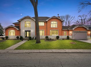 4001 Suffield Ct, Skokie, IL 60076