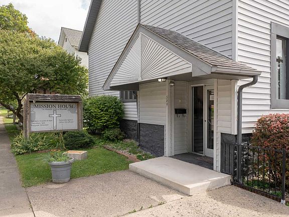 3rd image of 569 Etna Ave