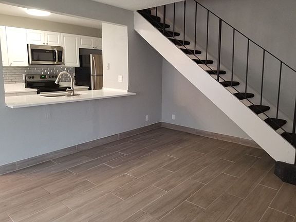 4th image of 816 W Tiffany Dr APT 3