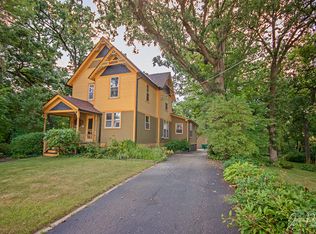 146 Westerfield Pl APT 1, Grayslake, IL 60030