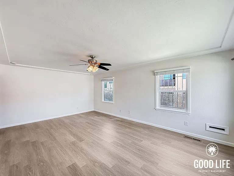 252 G St — Photo 3