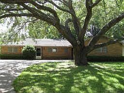 Spacious 3 Bedroom 2 Bath home located in Old Sugar Land, large den with high ceiling, enclosed scre