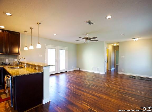 4th image of 2635 W Mulberry Ave