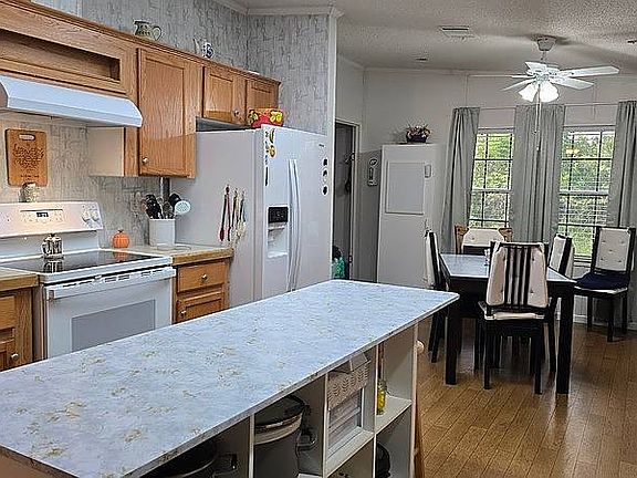 5th image of 2930 Wild Horse Rd #390