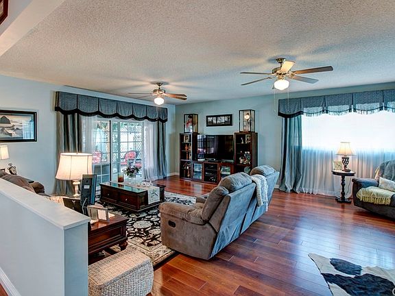 3rd image of 3349 W Glen Holly Dr