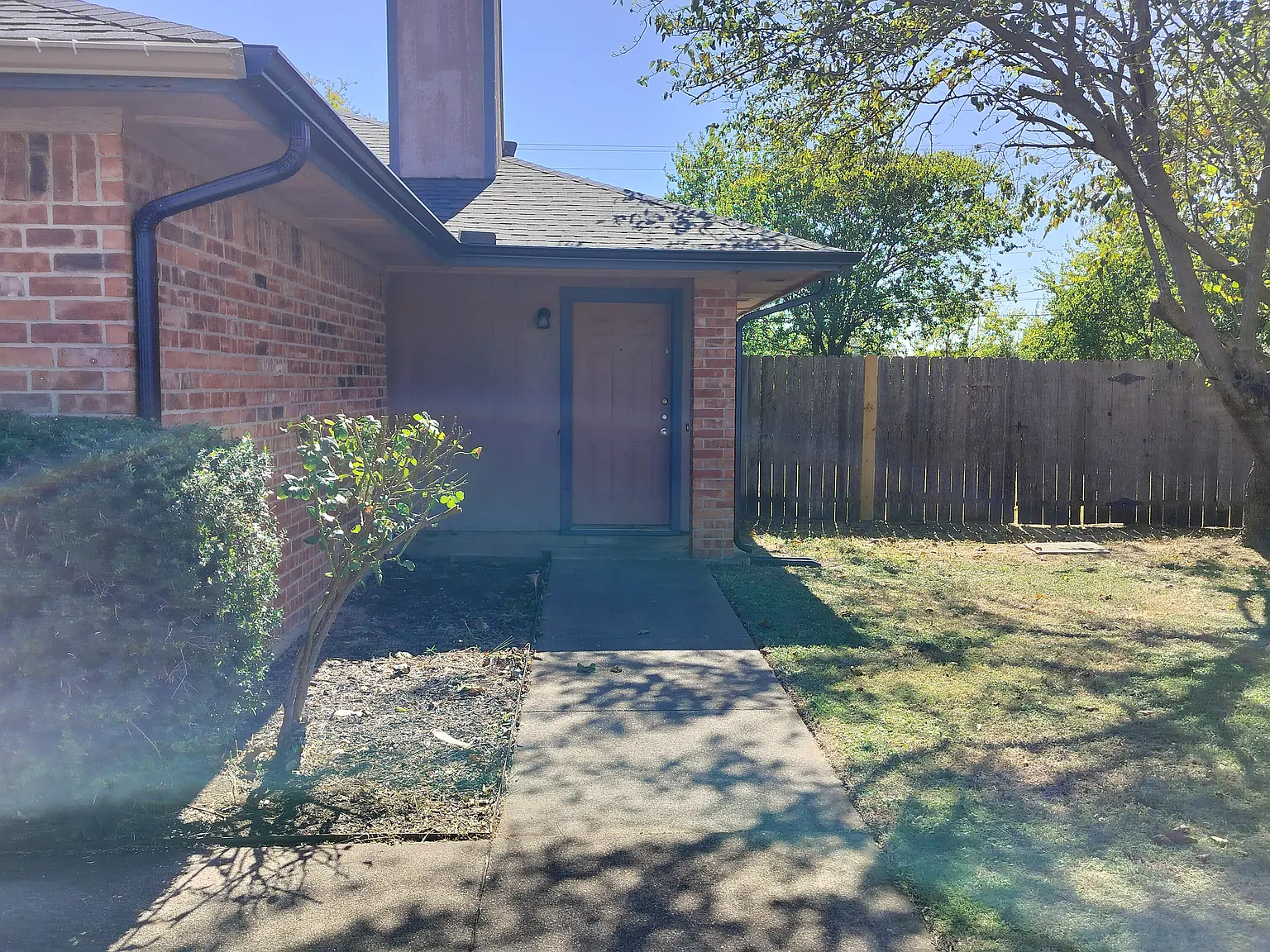 3 bed, 1500 sqft, $2,000 — Photo 3