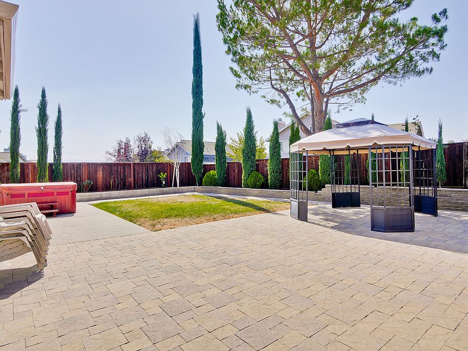 2nd image of 3239 Heritage Point Ct