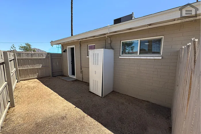 4933 E Willetta St #1 — Photo 21