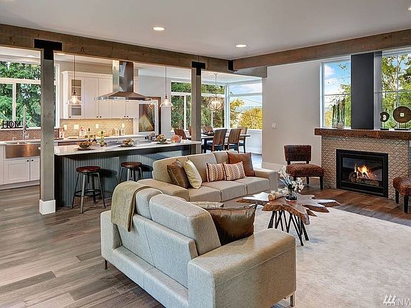 Family room toward dining