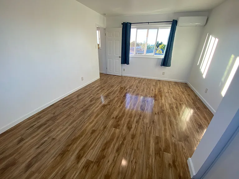 2086 Arctic St — Photo 3