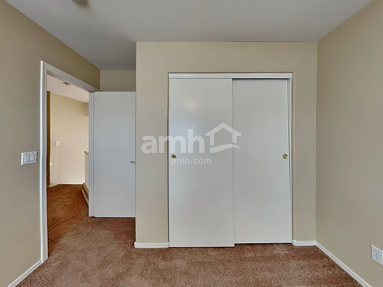 15995 W Monroe St — Photo 20