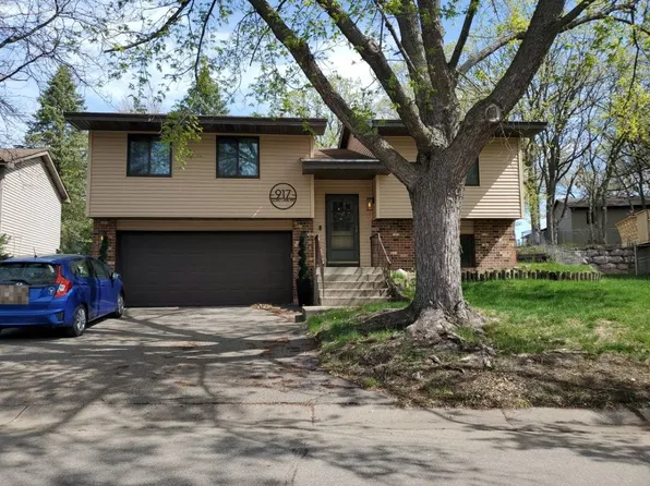 917 123rd Ln NW, Coon Rapids, MN 55448