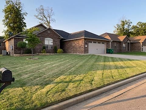 2nd image of 245 Cottonwood Ln