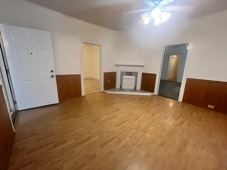 208 Price St — Photo 3