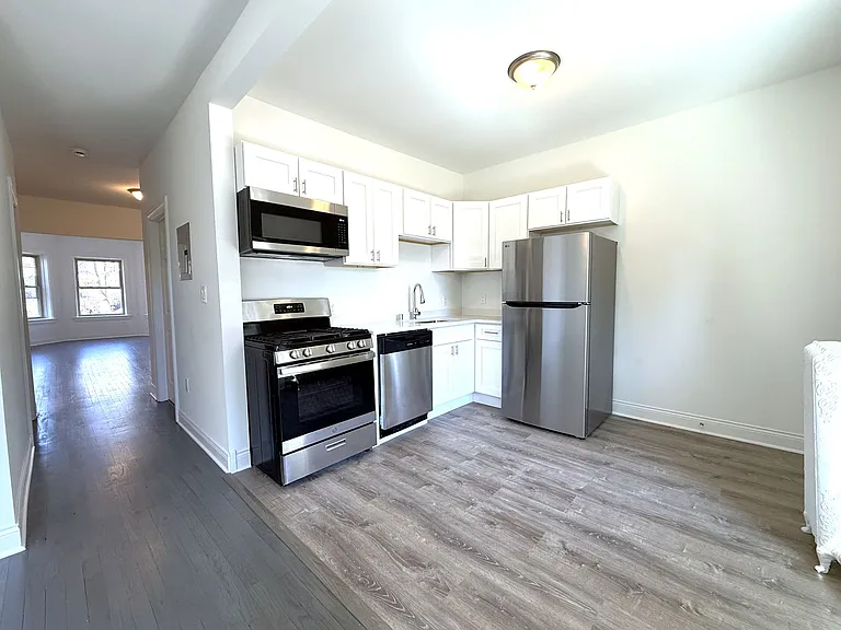 Stowell Avenue Apartments — Photo 2