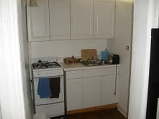 Rented by New Yorker Realty | media 9