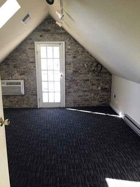 2nd image of 2119 W Cortland St #2