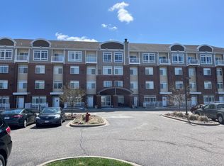 649 Old Highway 8 NW APT 115, New Brighton, MN 55112