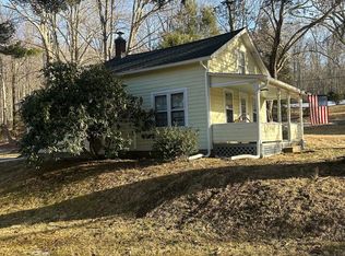 110 Falls Rd, Moodus, CT 06469