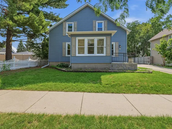 317 E Pleasant STREET, Oconomowoc, WI 53066