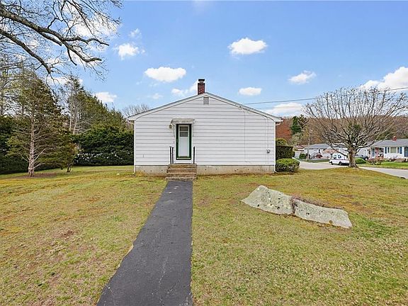 5th image of 290 Stony Acre Dr