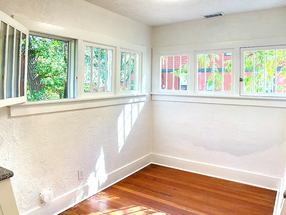 Kitchen nook