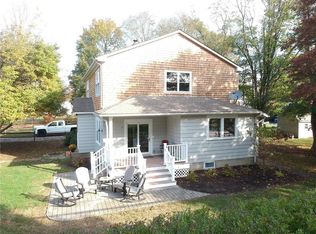 41 School St, South Kingstown, RI 02879