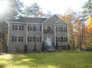 32 Oakdale Rd, North Reading, MA 01864