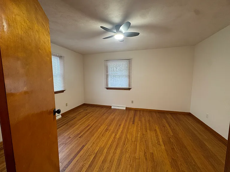 62 Greenman Ave #B — Photo 9