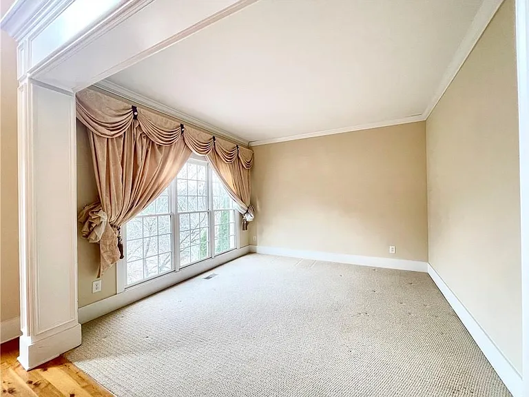 555 Vinings Springs Dr SE — Photo 14