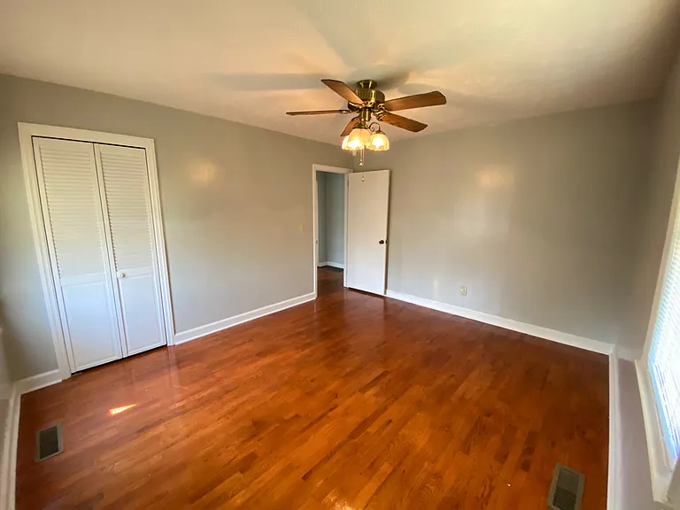 5118 Tulip Dr — Photo 11