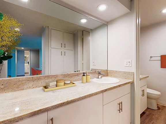 5th image of 550 S Barrington Ave APT 4311
