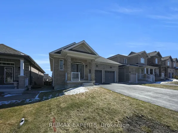57 Hopkins Cres N, Bradford West Gwillimbury, ON L3Z 0R7